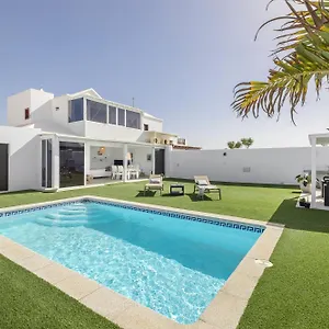 https://villa-gara.in-canary-islands.com
